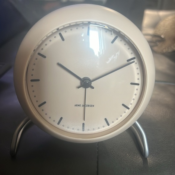 Table alarm clock - Picture 2 of 7